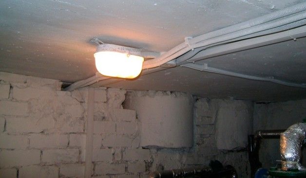 Устройство освещения в подвале